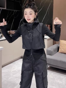 แจ็คเก็ตคอตตอนสีดำสำหรับผู้หญิง ฤดูใบไม้ร่วง 2025 แจ็คเก็ตมีฮู้ดแบบสวมหัวสั้น เสื้อคลุมกันหนาวแบบสวมหัว แจ็คเก็ตผู้หญิง