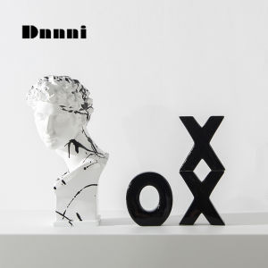 Dnnni Letter XO shaped ceramic ornament Modern minimalist home decor Living room model room Sales office Dining room Craft decoration