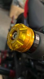 ตูมปลายแฮนด์ 31MM น็อตปลายแฮนด์ CNC อุปกรณ์ ฯลฯ แข็งแรงสูง ติดตั้งง่าย มีพูดถุง 2 ชั่น สำหรับรถมอเตอร์ไซค์หลายรุ่น น้ำหนัก 0.14kg