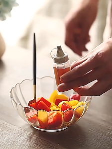 4Pcs Mini Sauce Seasoning Box Portable Transparent PP Bottle Spices with Lid Travel Picnic Tomato Sauce Containe Household Bottling Bottler Squeeze Bottle BBQ Accessories