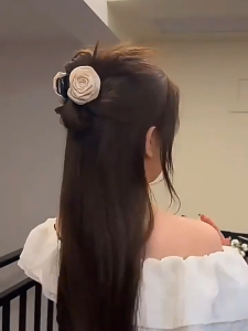 (สินค้าส่งจากไทย) กิ๊ฟติดผมดอกกุหลาบ  กิ๊บหนีบผม กิ๊ฟติดผมครึ่งหัว กิ๊ฟผมปลอม สไตล์เกาหลี