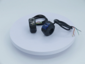 Motorcycle with dual handlebar switch with lights - 2-position 4-wire - white light/blue light
