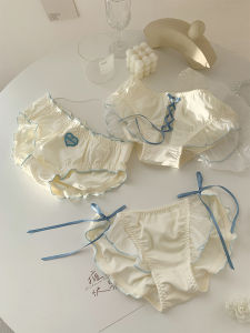 Sweet Pure Cotton Triangle Panties Womens Underwear Cream Color Butterfly Knot Design Breathable Comfortable Daily Wear