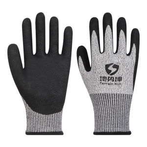 Terrain Kun | Parrot Bite-Resistant Training Gloves