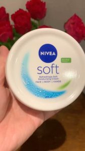 Kem dưỡng ẩm Nivea Soft 200ml cho da mặt và toàn thân