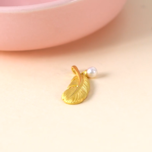Chow Sang Sang 周生生 999.9 24K Gold Gold Rhyme Cupid’s Feather Pearl Pendant for Women 93640P (Necklace Not Included)