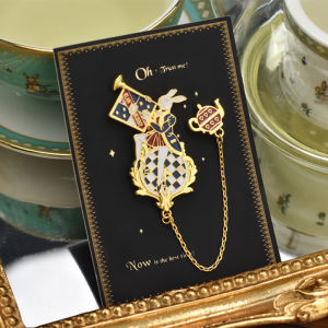 blanbunny | Vintage English Brooch