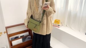 ผ้าอ๊อกซ์ฟอร์ดกันน้ํา ผู้หญิง กระเป๋าสะพายข้างความจุขนาดใหญ่หลายชั้น ลำลอง กระเป๋าเป้เดินทางใบเล็กแฟชั่นผู้นําเมือง