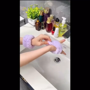 Handuk Pergelangan Tangan Anti Basah 1pack Isi 2pcs Women Face Washing Wrist Band Bando Tangan Mandi