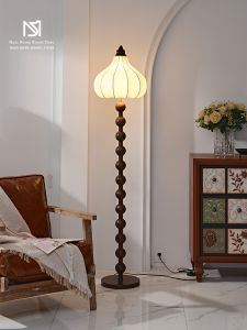 MOYU | French Vintage Wabi-Sabi Style Wooden Floor Lamp Fabric