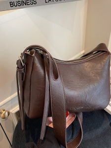 Fashionable Retro Crossbody Bag Womens Small Bag 2025 Autumn Winter New Style Daily Commute High Quality Single Shoulder Bag