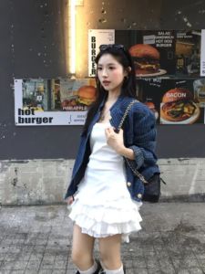 Retro Korean Style Loose Fit Denim Short Jacket Beautiful Unique Top for Small Figures Autumn Fashion Ladies Premium Look