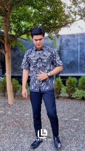 LAREDO ID Baju Kemeja Batik Pendek Formal & Casual Ukuran M L XL XXL