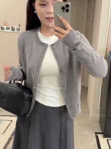 เสื้อคาร์ดิแกนถักสีพื้นแขนยาวทรงเข้ารูปไซส์ใหญ่ แฟชั่นฤดูใบไม้ร่วง เสื้อเชิ้ตทรงเข้ารูปสำหรับผู้หญิง เสื้อคลุมกันหนาวแบบลำลอง