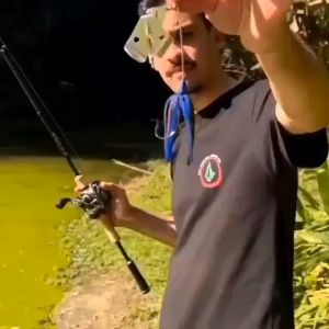 เหยื่อตกปลา เหยื่อล่อปลา เหยื่อตกปลาโลหะ เหยื่อหมูนกัน เหยื่อปลอม ปลอมพร้อมตะขอ พู่เหยื่อล่อปลา SP208