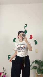 ชุดเซ็ตแฟชั่นเก๋ เสื้อยืดทรงเข้ารูป+กางเกงขากว้าง ดีไซน์เริ่ด