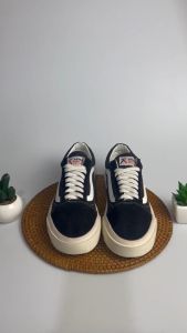 SEPATU SNEAKERS SLIP ON PRIA WANITA HITAM PUTIH SEPATU COWO KEREN BUAT GAYA SEPATU WANITA TERBARU SEPATU SNEAKER PRIA WANITA SLOP SEPATU SEKOLAH SEPATU KEREN  SEPATU KULIAH  SEPATU PRIA KEREN LAKI LAKI CEWEK CEWE BRAND LOKAL AKNA OS HITAM PUTIH RAJALELAKI