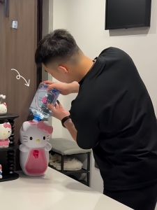 Portable Mini Hellokitty Childrens Water Dispenser Office Desktop Tabletop Design Home Use Student Dormitory Water Machine