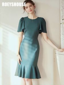 Đầm thiết kế dáng đuôi cá cổ tròn tay ngắn lá sen màu xanh