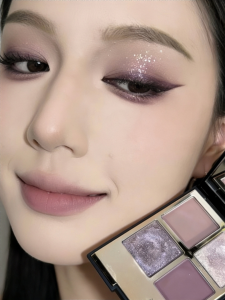 GAGN | Thai Glam Style Sparkle & Matte Eyeshadow Palette