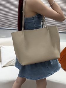 กระเป๋าโท้ทผู้หญิง กระเป๋าสะพายไหล่ แฟชั่น หนัง PU ความจุขนาดใหญ่ สไตล์เรียบง่าย สามารถจุของได้เยอะ