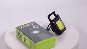 Obor lampu gantungan kunci LED obor cahaya yang kuat cahaya yang dapat diisi ulang super terang di luar ruangan mini portabel portabel multifungsi membawa pekerjaan