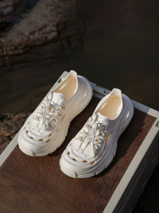 Mens Summer Breathable Waterproof Fishing Shoes Anti-slip Sandals with Hollow out Design Seafood Gathering Fishing Stream Walking