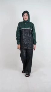 Plevia Jas Hujan Stelan 811 Rush