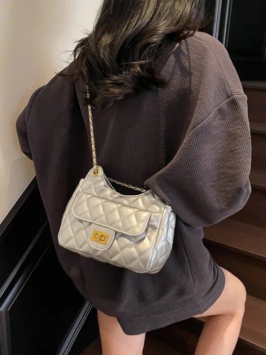 Fashionable%20Versatile%20Women's%20Shoulder%20Bag%20High%20Quality%20Texture%20Summer%20Trend%20Diamond%20Grid%20Chain%20Bag%20Underarm%20Bag%20Korean%20Style%20-%20Image%204