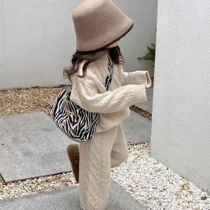 All-Seasons Loose-fit Retro Cabled Sweater Set