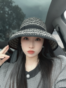 หมวกชาวประมงลายสไตล์เฮปเบิร์น ผู้หญิง ฤดูร้อน ป้องกันแสงแดดหมวกปีกกว้างหมวกกลางแจ้งป้องกันใบหน้าหมวกกันแดด ลำลอง โดม เสื้อท่อนบน