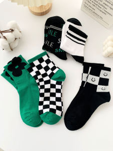 ถุงเท้าผ้าฝ้ายแท้ระบายอากาศได้ดีสำหรับผู้หญิง ถุงเท้าสั้นลายตารางสไตล์วินเทจสีเขียว ถุงเท้าผู้หญิงแบบสวมสั้นสำหรับทุกฤดูกาล