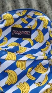 TAS RANSEL WANITA PISANG JANSPORT - TAS SEKOLAH PRATIS DAN NYAMAN