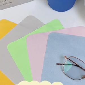 Khăn lau mắt kính chuyên dụng vải mịn dày dặn nhiều màu sắc