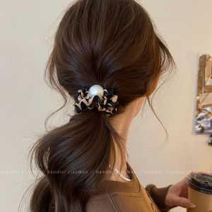 ริบบิ้นผูกผมลายเสือดาวสไตล์ย้อนยุคพร้อมตัวผูกผมแบบห่วงขนาดเล็ก เครื่องประดับผมสำหรับผู้หญิง รุ่นใหม่ 2025 ริบบิ้นผูกผมแบบหางปลาสำหรับผู้หญิง