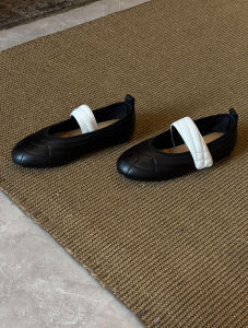 Korean Style Soft Leather Flat Bottom Ballet Flats Womens Shoes Gentle round Head Magic Tape Closure Casual Fashion Sneakers