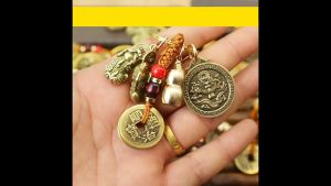 Gantungan Kunci Fengshui & Pixiu: Aksesoris Keberuntungan Tradisional