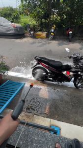 Máy rửa xe gia đình BOSS BO-3050W.Nặng 11.7kg . Piston 14mm.Lõi Đồng 100% Bảo hàng 12 tháng