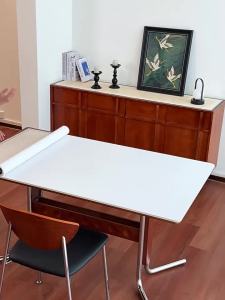 Bàn Ăn Bằng Da Chống Nước Chống Dầu Chống Nhiệt Dễ Chăm Sóc