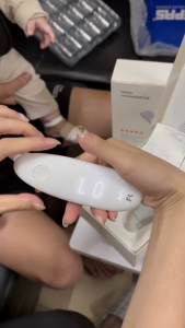 Máy Đo Nhiệt Độ Hồng Ngoại Fanmi Chính Hãng – Đo Nhanh Chuẩn Y Tế Màn Hình LED Rõ Nét