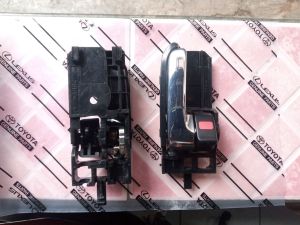 Handel inner pintu dalam Toyota fortuner vrzInnova rebond original