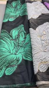 Vải Ren Gấm Châu Phi Cao Cấp Nền Đen Họa Tiết Hoa Tím Tinh Tế Viền Tua Rua 100% Polyester Dùng Cho Váy Dạ Hội