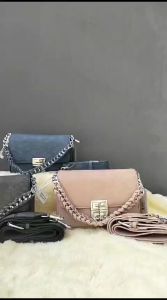 DDC16 Tas Selempang Wanita Impor Kekinian