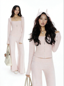 audwyn | Bộ Quần Flare Phù Hợp Chặt Trang Trí Tai Velvet Cho Phụ Nữ
