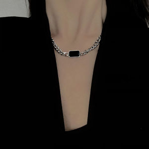 สร้อยคอกระดูกไหปลาร้าเหล็กไทเทเนียมมีสไตล์เฉพาะตัวสไตล์ยุโรปและอเมริกาสร้อยคอเรียบง่ายเครื่องประดับ INS ฮิปฮอปเครื่องประดับสร้อยคอแฟชั่นสำหรับผู้หญิงแบบใหม่ปี2024