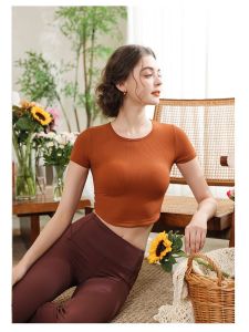 เสื้อผ้าโยคะสำหรับผู้หญิง ชุดโยคะ Pilates แขนสั้นสีแดงสด ทรงสั้น ดูดซับเหงื่อ แห้งเร็ว ยืดหยุ่นสูง ระบายอากาศได้ดี สำหรับฤดูใบไม้ผลิและฤดูร้อน