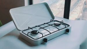 Double Burner Gas Stove with Cover Portable Camping Butane Gas Stove Set Heavy Duty 2 Burner Gas Cooktop with Windshield Cover Propane Grill for Home Outdoor Picnic