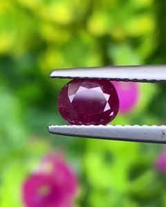 พลอย ทับทิม สยาม (Siam Ruby Sapphire) 1.00 กะรัต (Cts.) พลอยแท้ อัญมณีมงคลประจําวันเกิ เครื่องประดับพลอย