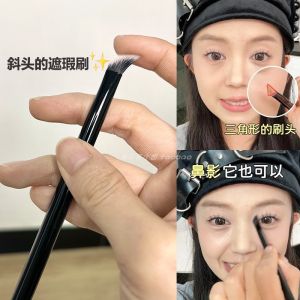 Triangle Highlighting Concealer Brush Makeup Brush Eyeshadow Brightening Cheekbone Highlighter Professional Cosmetic Tool