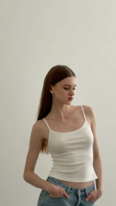 Witihit basic cropped camisole สายเดี่ยวทรงครอป - TPW01693